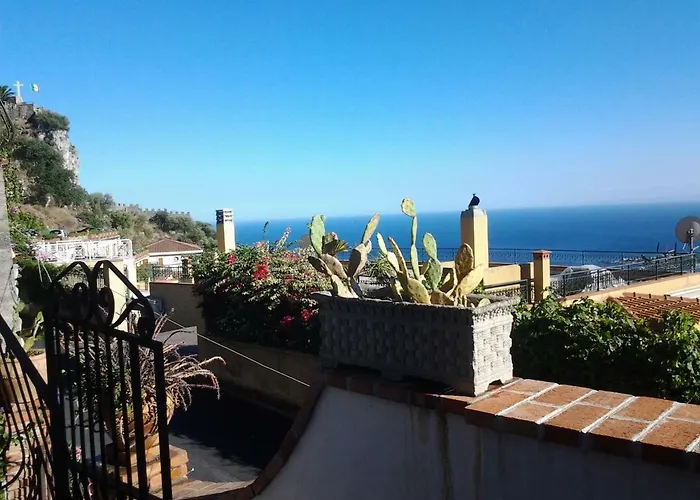 Sciala' Nyaraló *